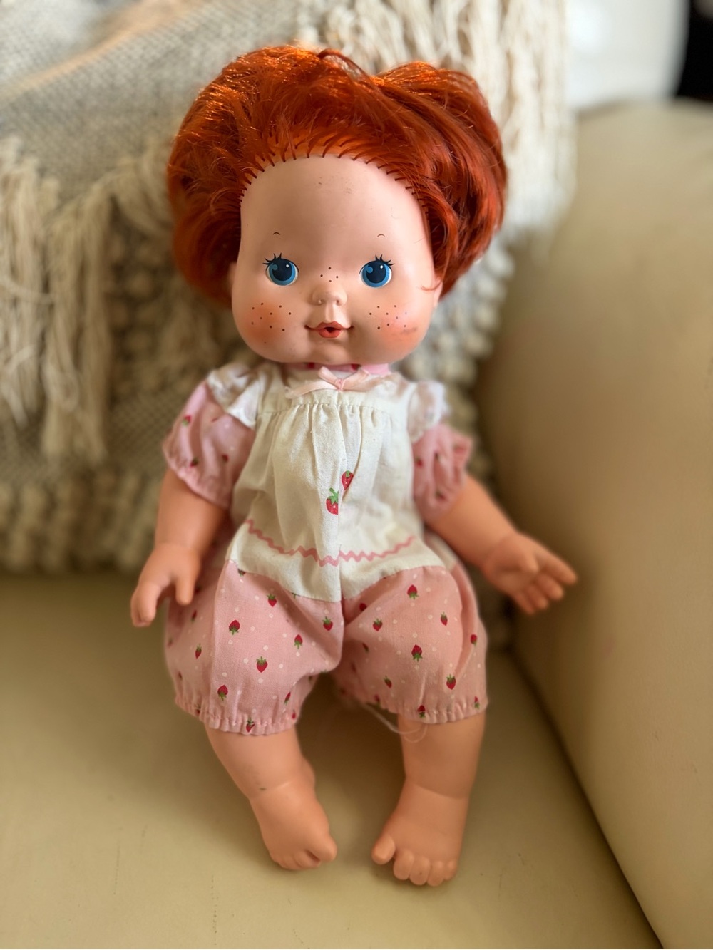 Strawberry Shortcake Blow Kiss Baby Doll Vintage 1982 American Greetings